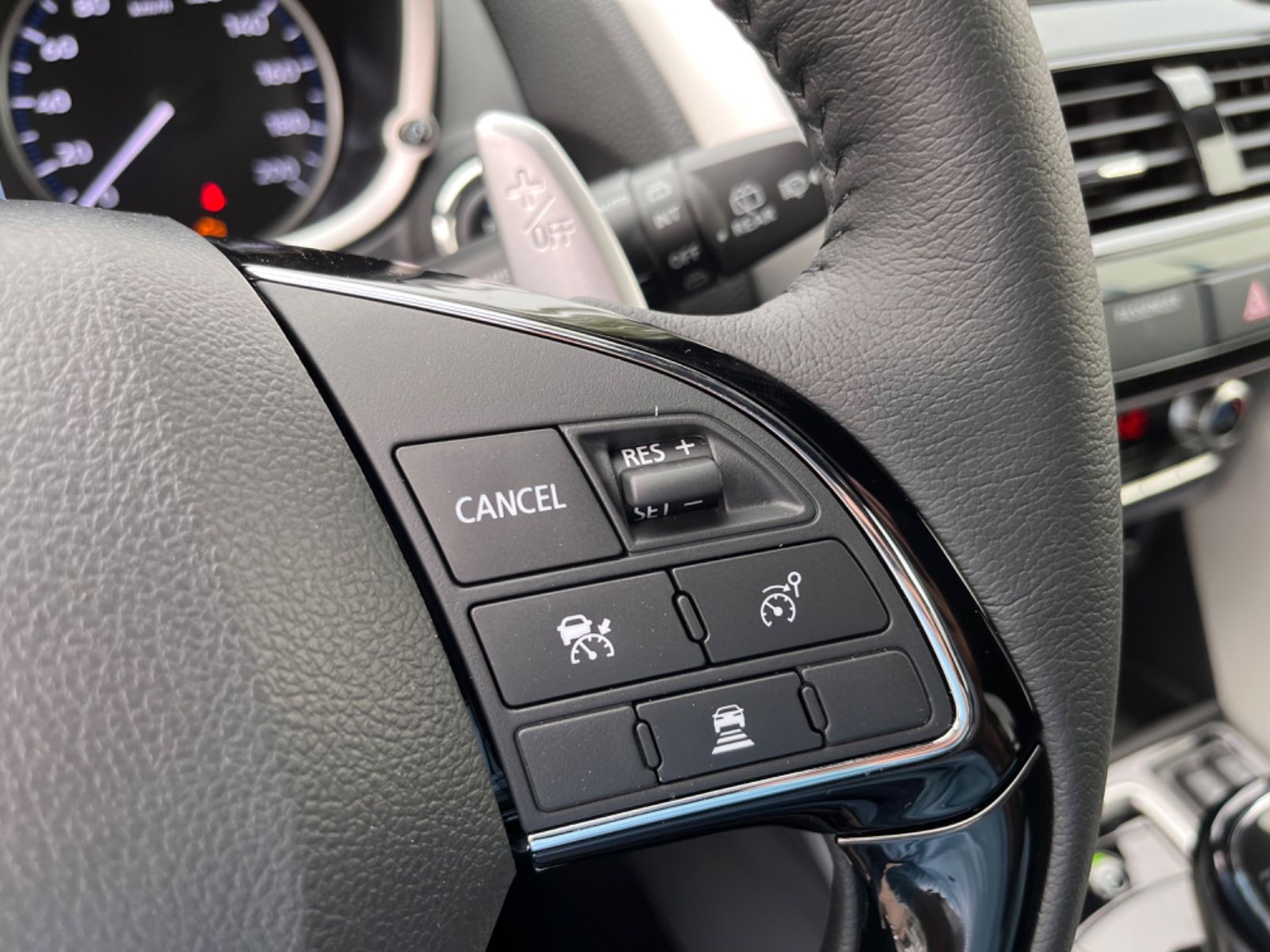 Mitsubishi Eclipse Cross Plug-in Hybrid Plus Select 4WD
