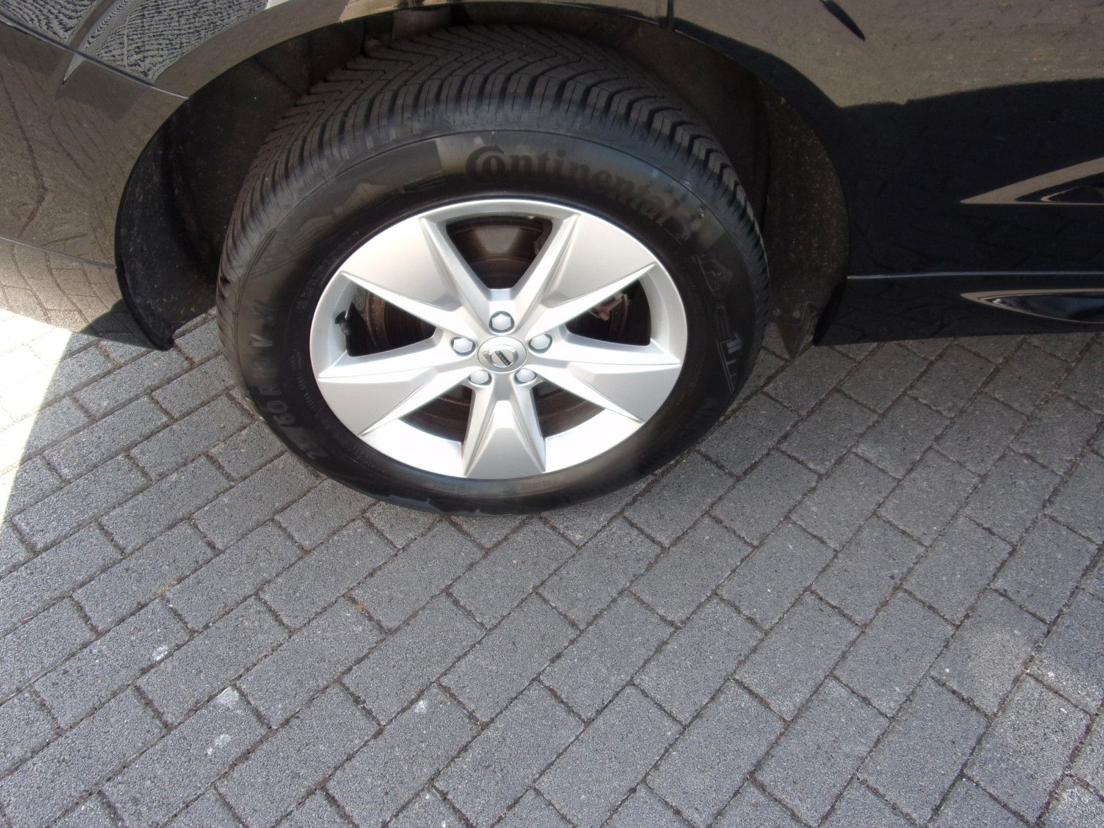 Volvo XC 60 B4 Core 2WD - Samsaru's Car Outlet