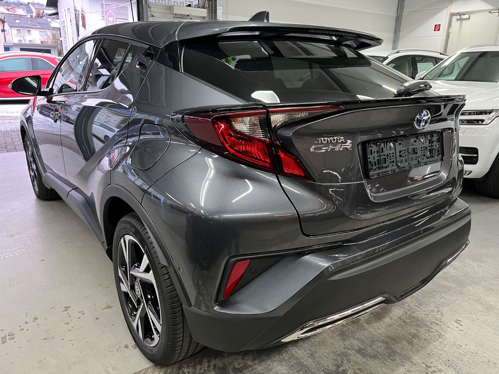 Toyota C-HR Hybrid - Samsaru's Car Outlet