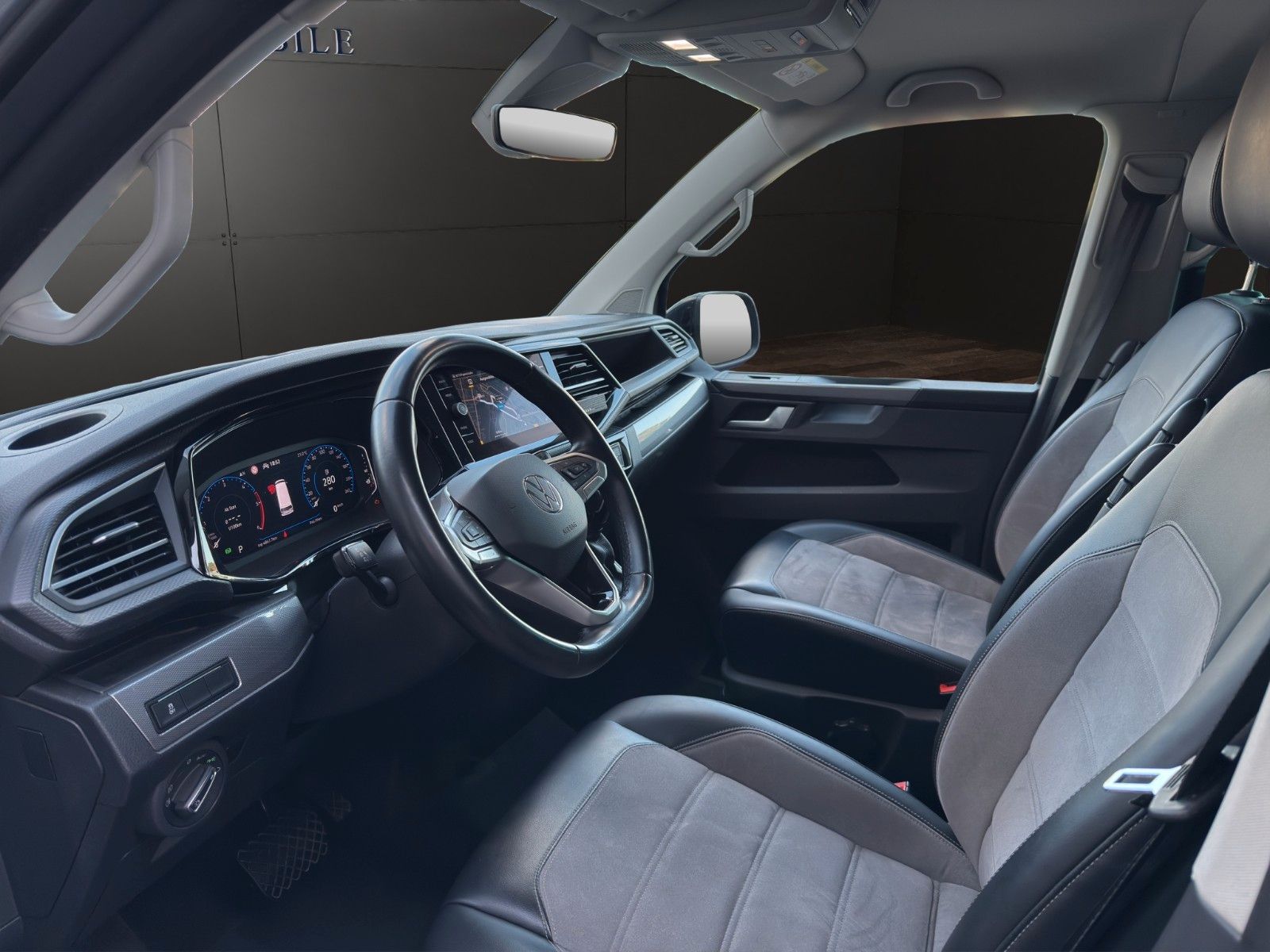 Volkswagen T6.1 Multivan - Samsaru's Car Outlet