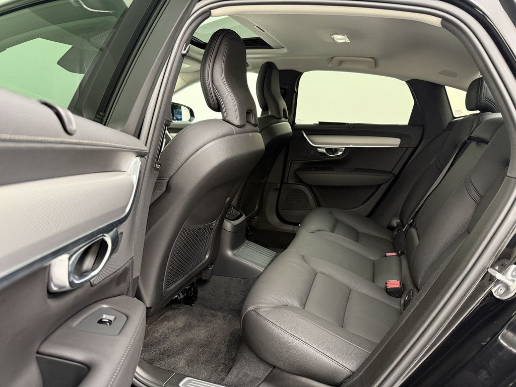 Volvo S90 T8 Ultimate Dark Plug-In Hybrid AWD