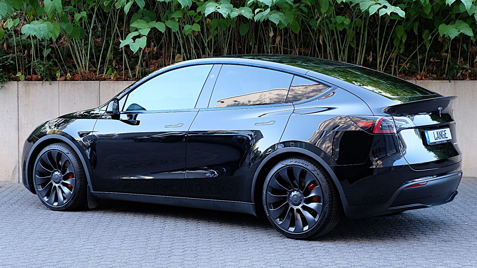 Tesla Model Y Performance Dual Motor AWD, HW4, LM 21"