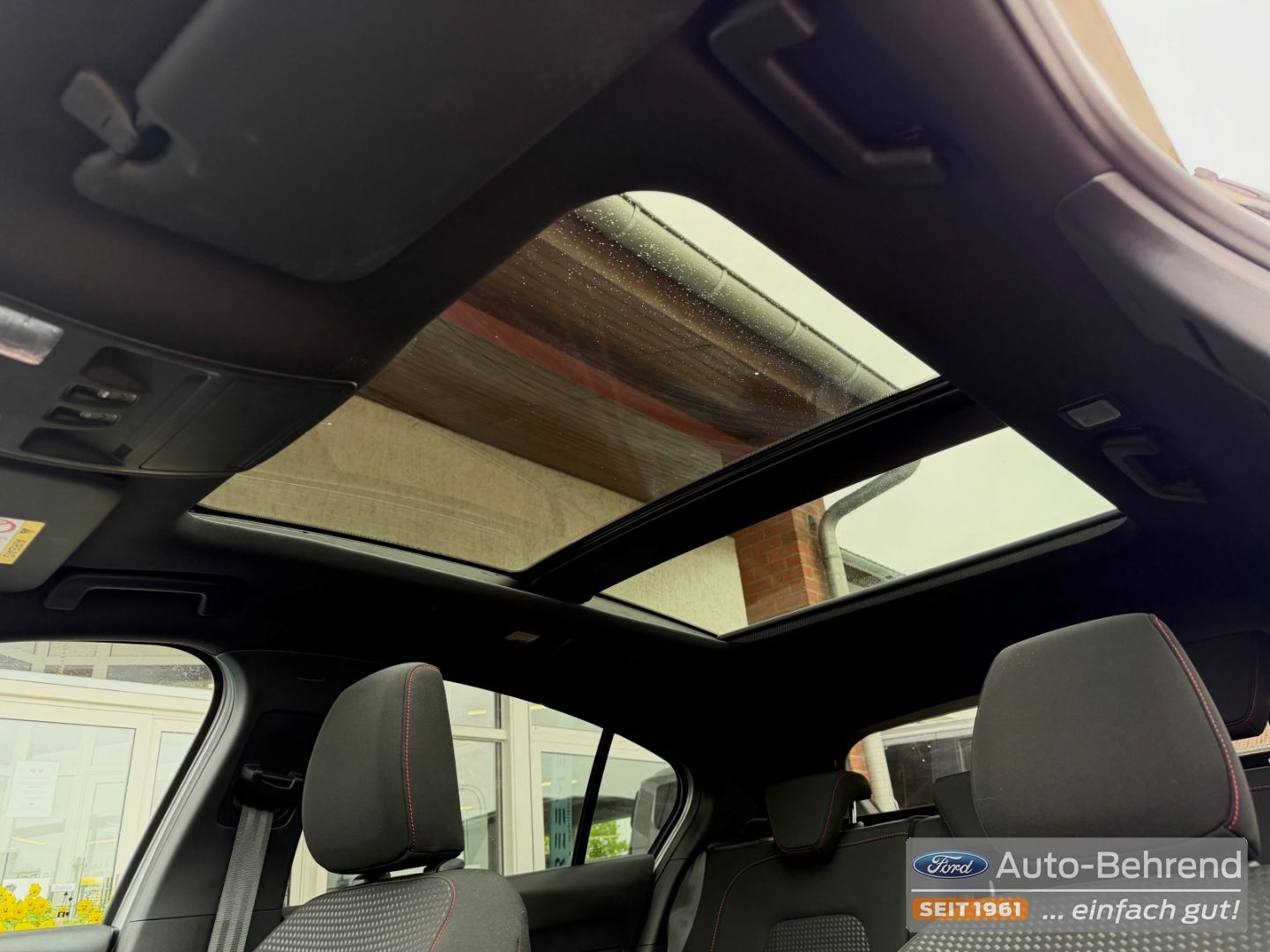 Ford Focus ST-Line X Automatik Panoramadach Kamera