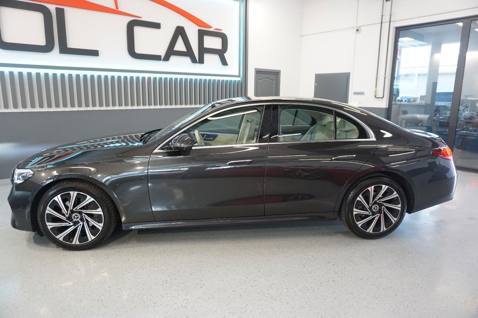 Mercedes-Benz E 220 d Avantgarde Advanced Plus - Samsaru's Car Outlet