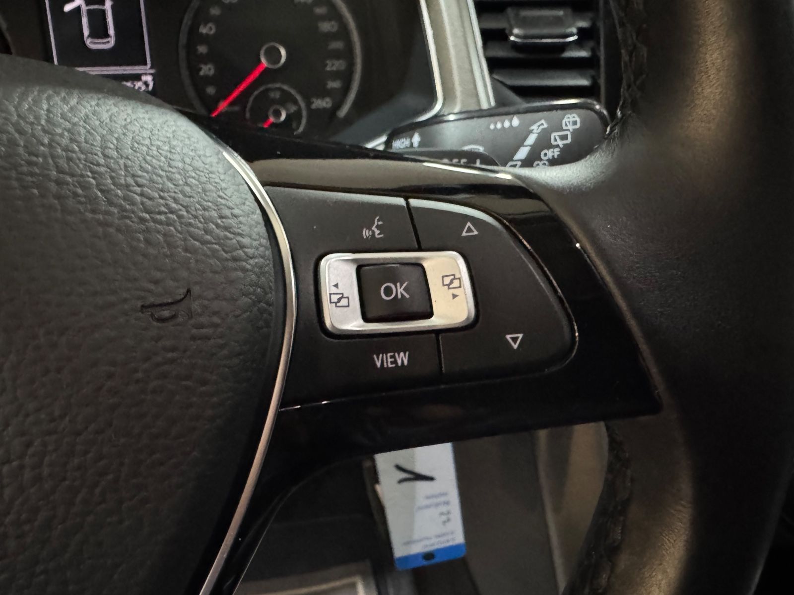 Volkswagen T-Roc Style 2.0 TDI DSG - Samsaru's Car Outlet