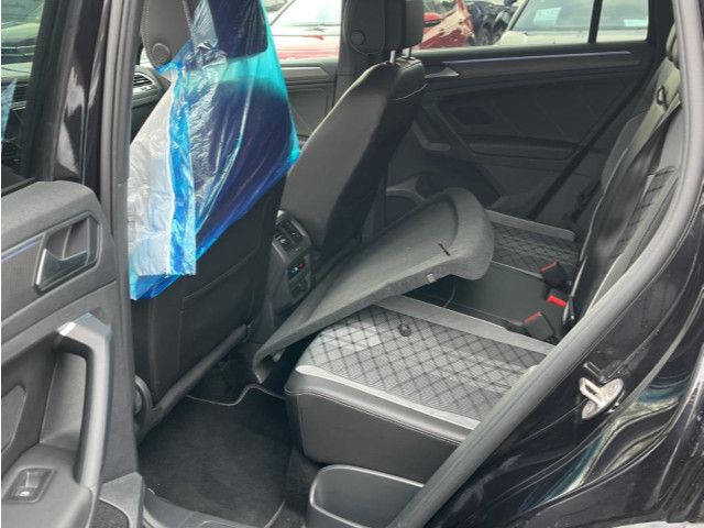 Volkswagen Tiguan 2,0TDI DSG 4M R-Line Kamera AHK LED Navi