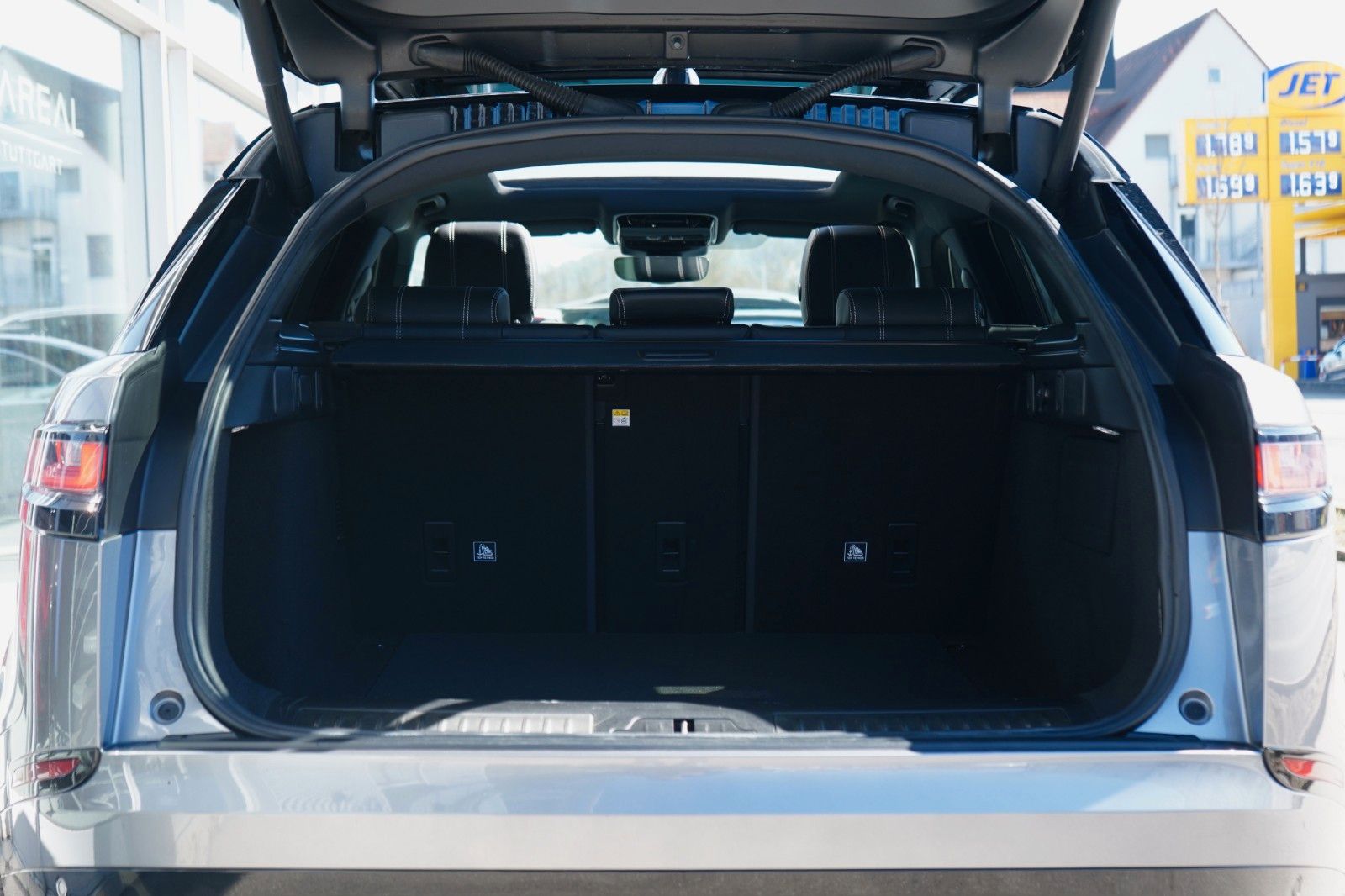Range Rover Velar R-Dynamic - Samsaru's Car Outlet