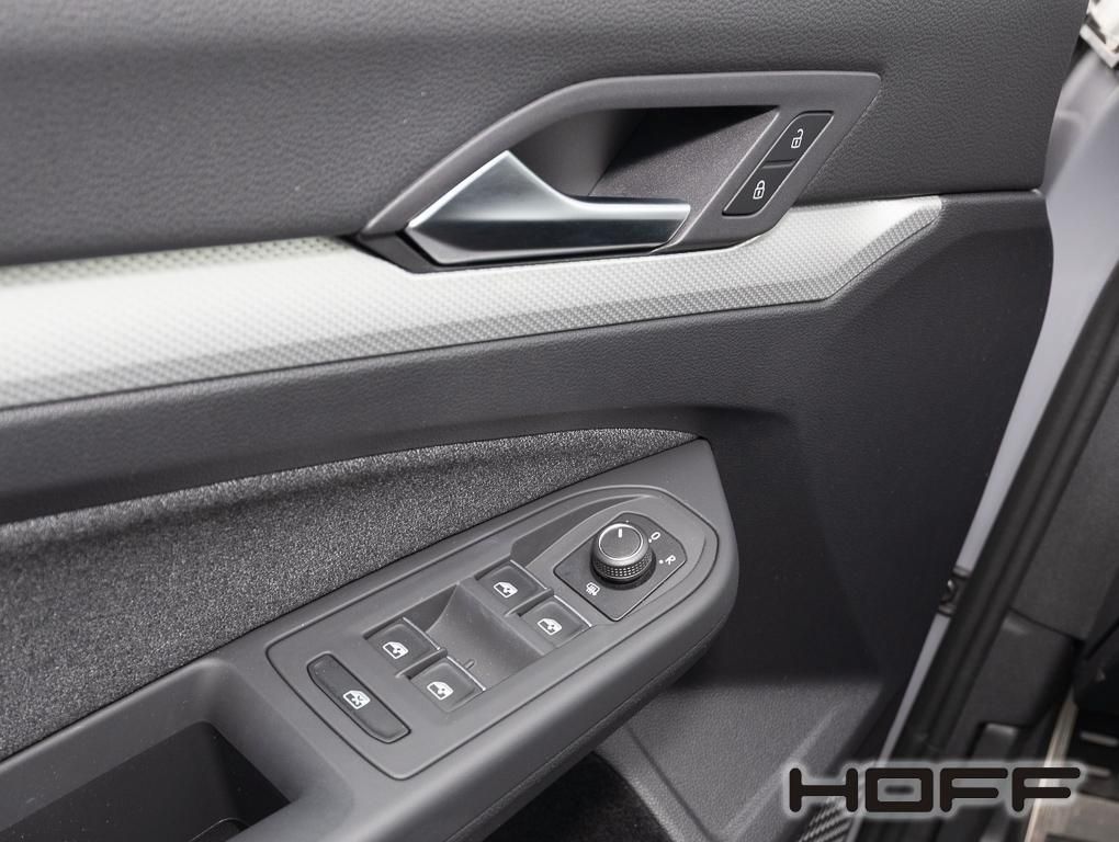 Volkswagen Golf VIII Variant 1.5 TSI MOVE - Samsaru's Car Outlet