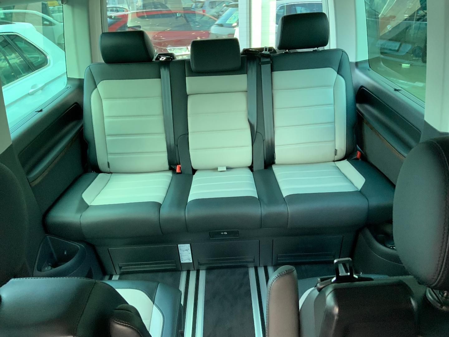 Volkswagen T6.1 Multivan Highline 2.0 TDI DSG 4Motion - Samsaru's Car Outlet