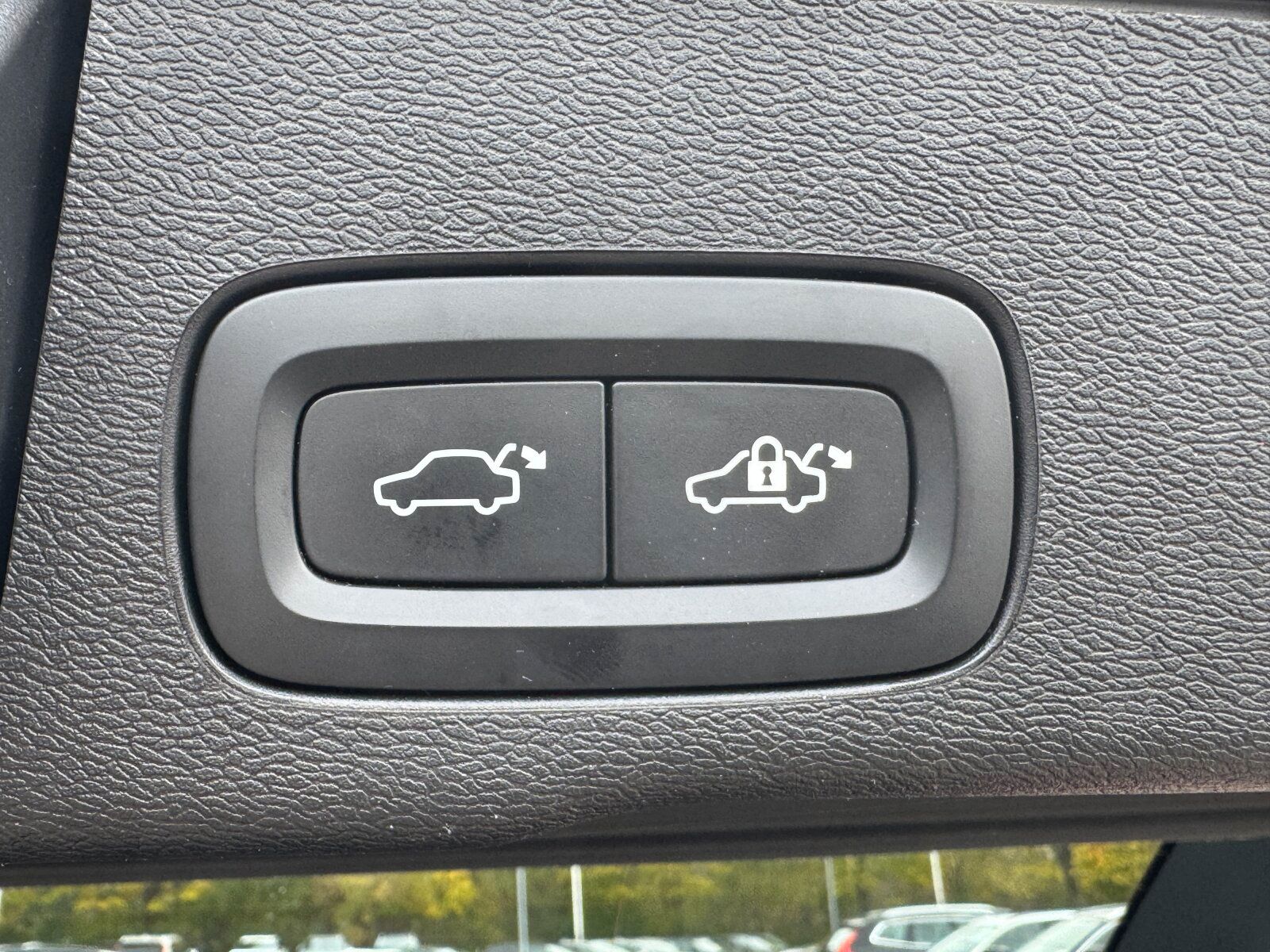 Volvo XC60 B4 AWD Plus Dark Keyless-Start/Autom./Klima