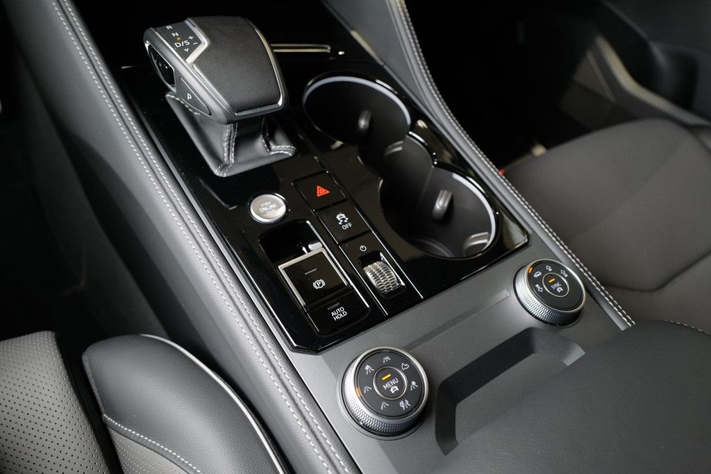 Volkswagen Touareg 3.0TDI R-Line Allradlenk StdHz Keyless