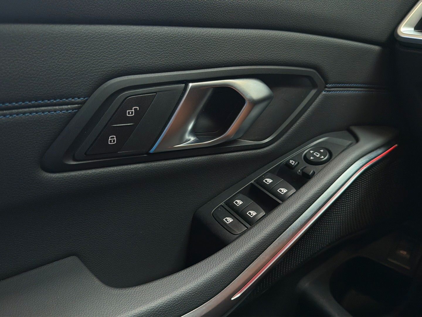 BMW 318i Touring M Sport HUD AHK PANO 360° KZU QI