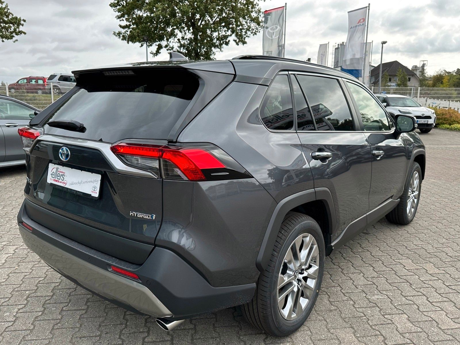 Toyota RAV 4 HYBRID PANORAMA LEDER NAVI DAB JBL 360°...