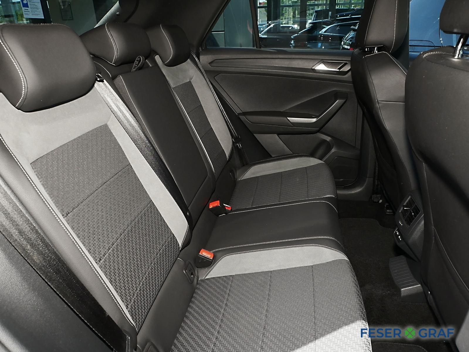 Volkswagen T-Roc R 2.0 TSI 4M - Samsaru's Car Outlet