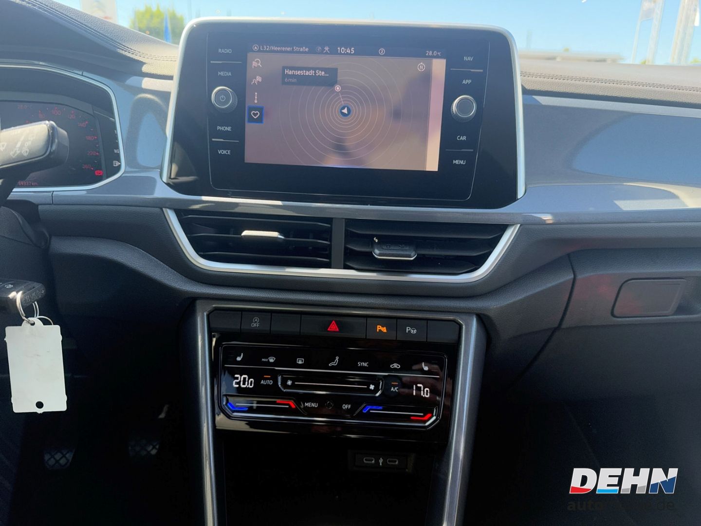 Volkswagen T-Roc 1.0 TSI Style Plus - Samsaru's Car Outlet