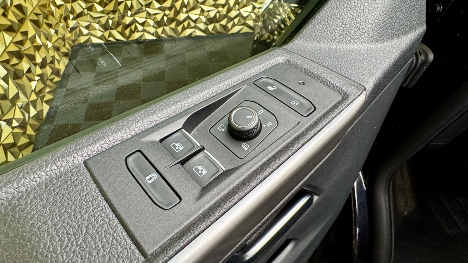 Volkswagen T6.1 Multivan Comfort - Samsaru's Car Outlet