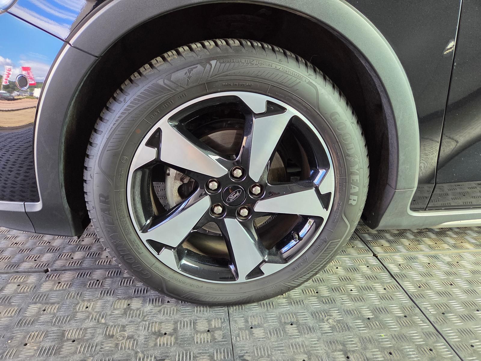Ford Focus Turnier Active X+ AHK ABNEHMBAR+PANORAMADA