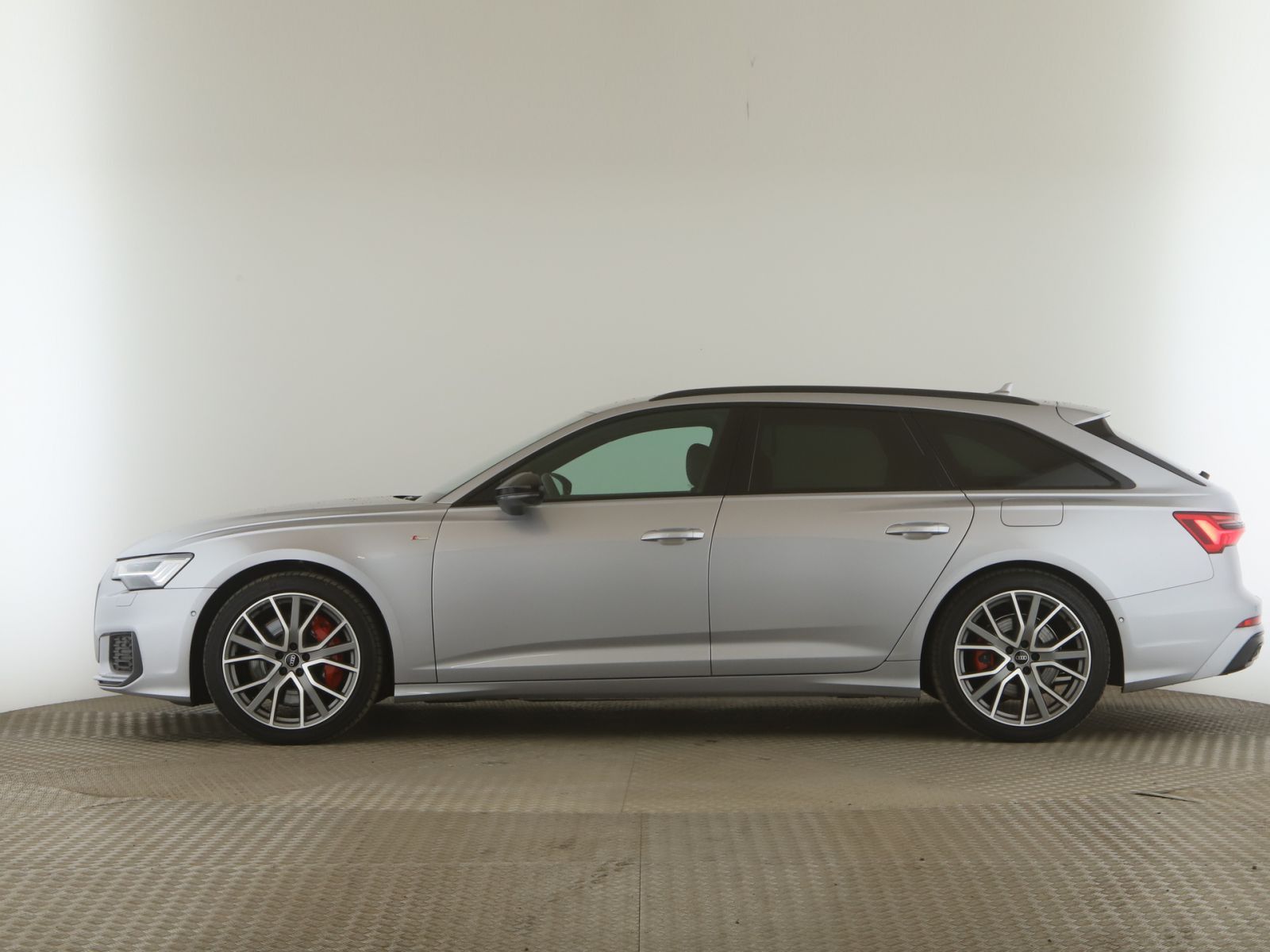 Audi A6 Avant 55 TFSIe quattro Sport - Samsaru's Car Outlet