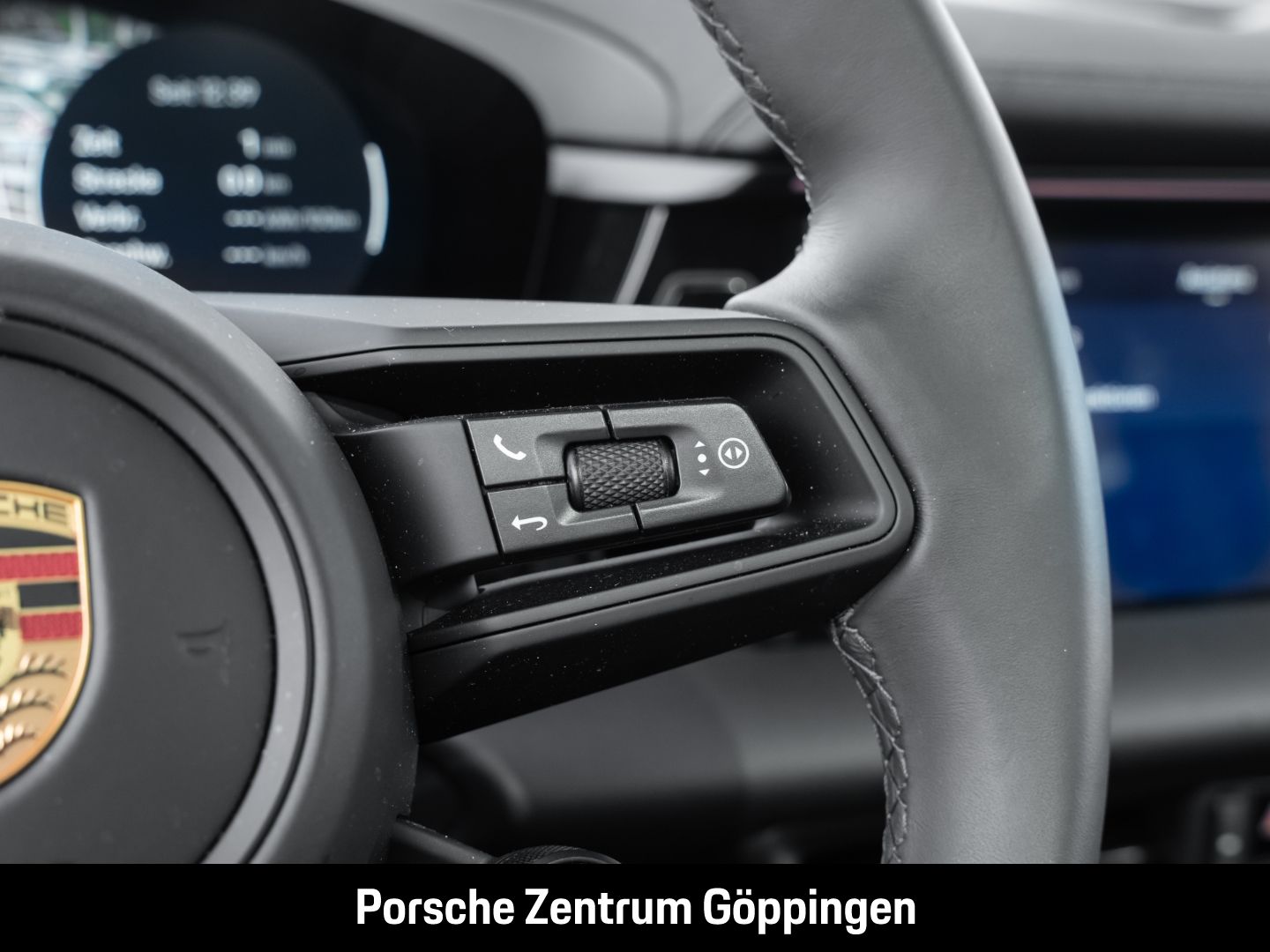 Porsche Macan 4 BOSE InnoDrive LED-Matrix Panoramadach