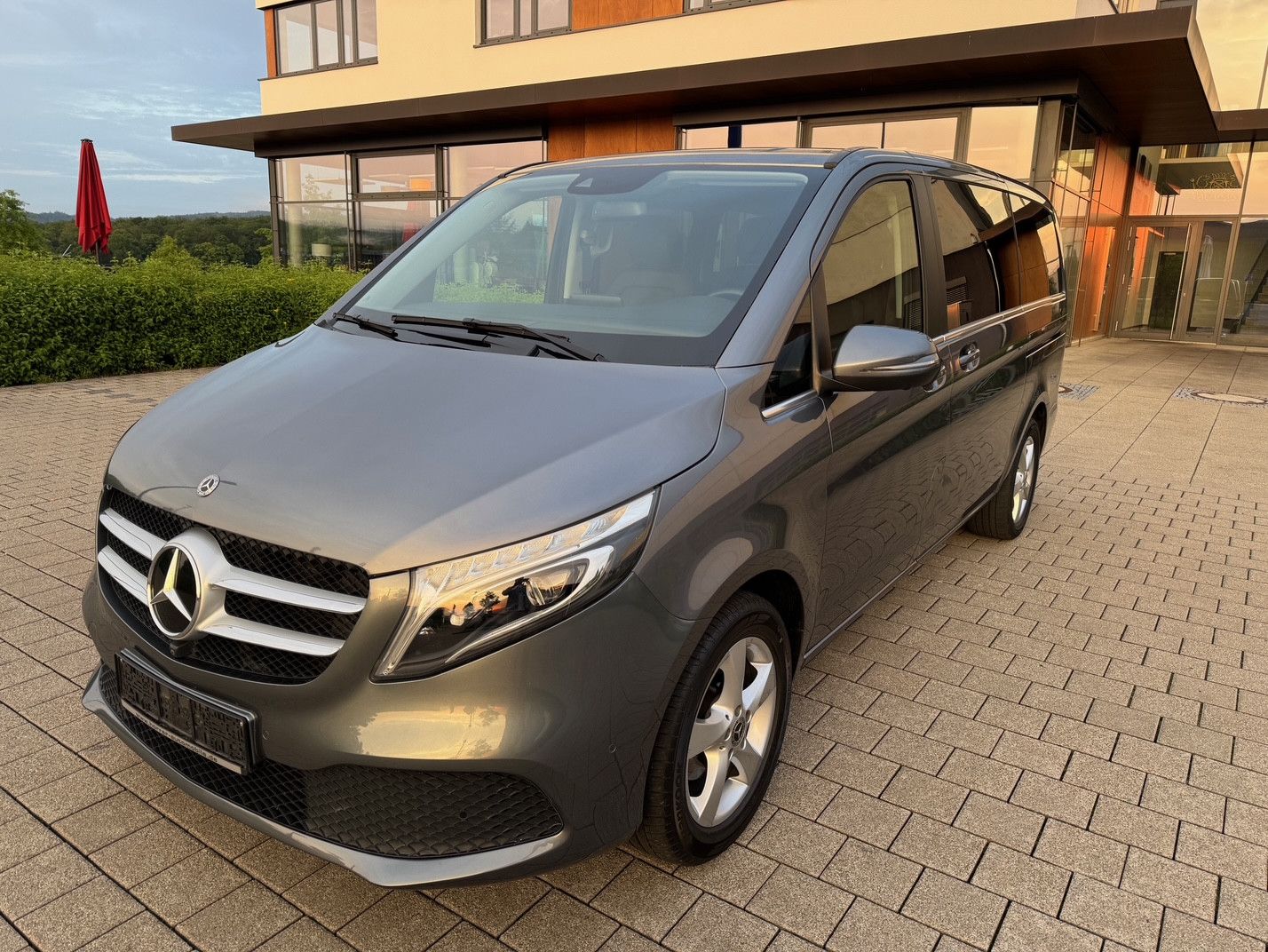Mercedes-Benz V 220 V-Klasse Long - Samsaru's Car Outlet