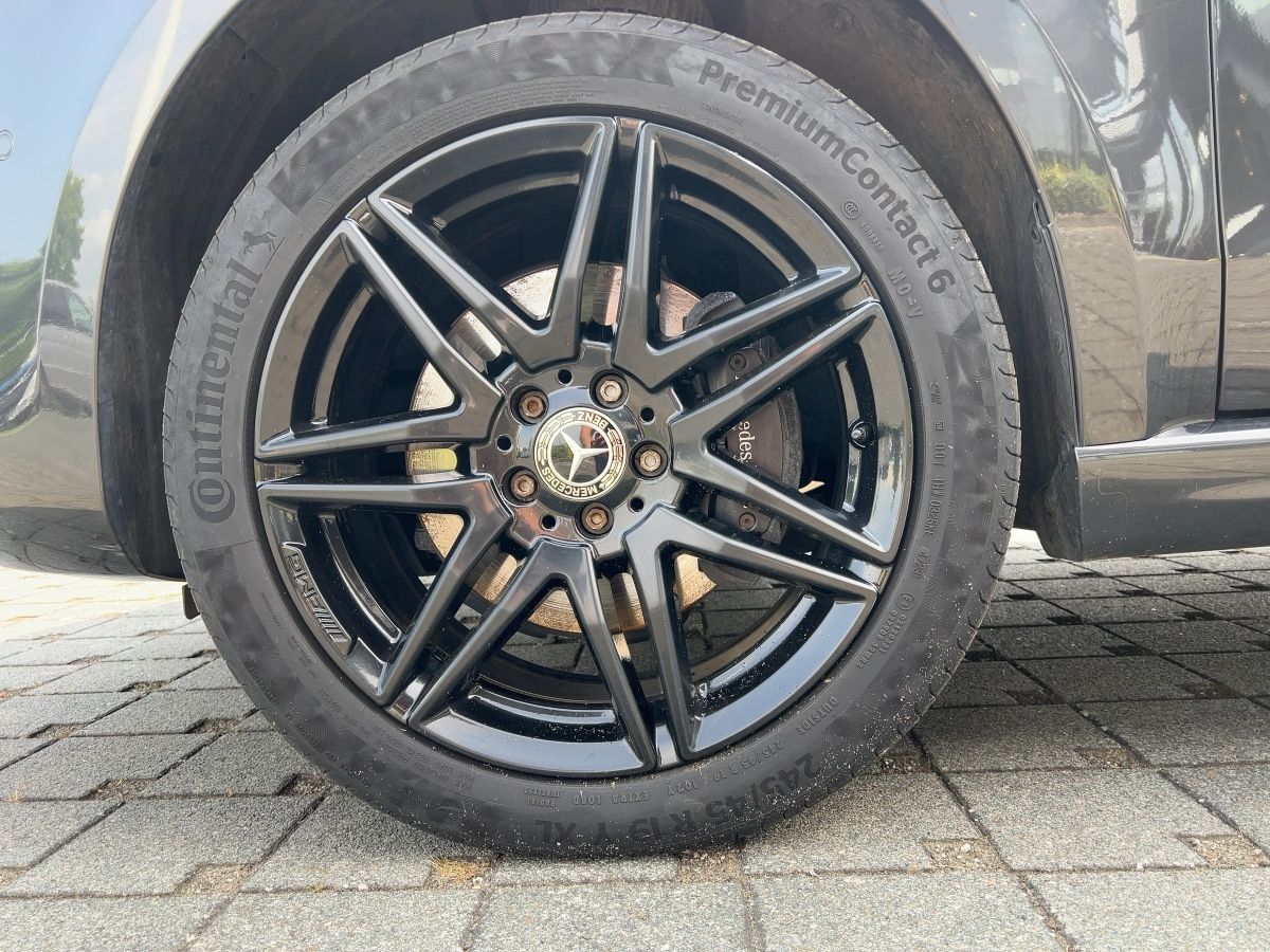 Mercedes-Benz V 300d 4M AMG Design Avantgarde - Samsaru's Car Outlet
