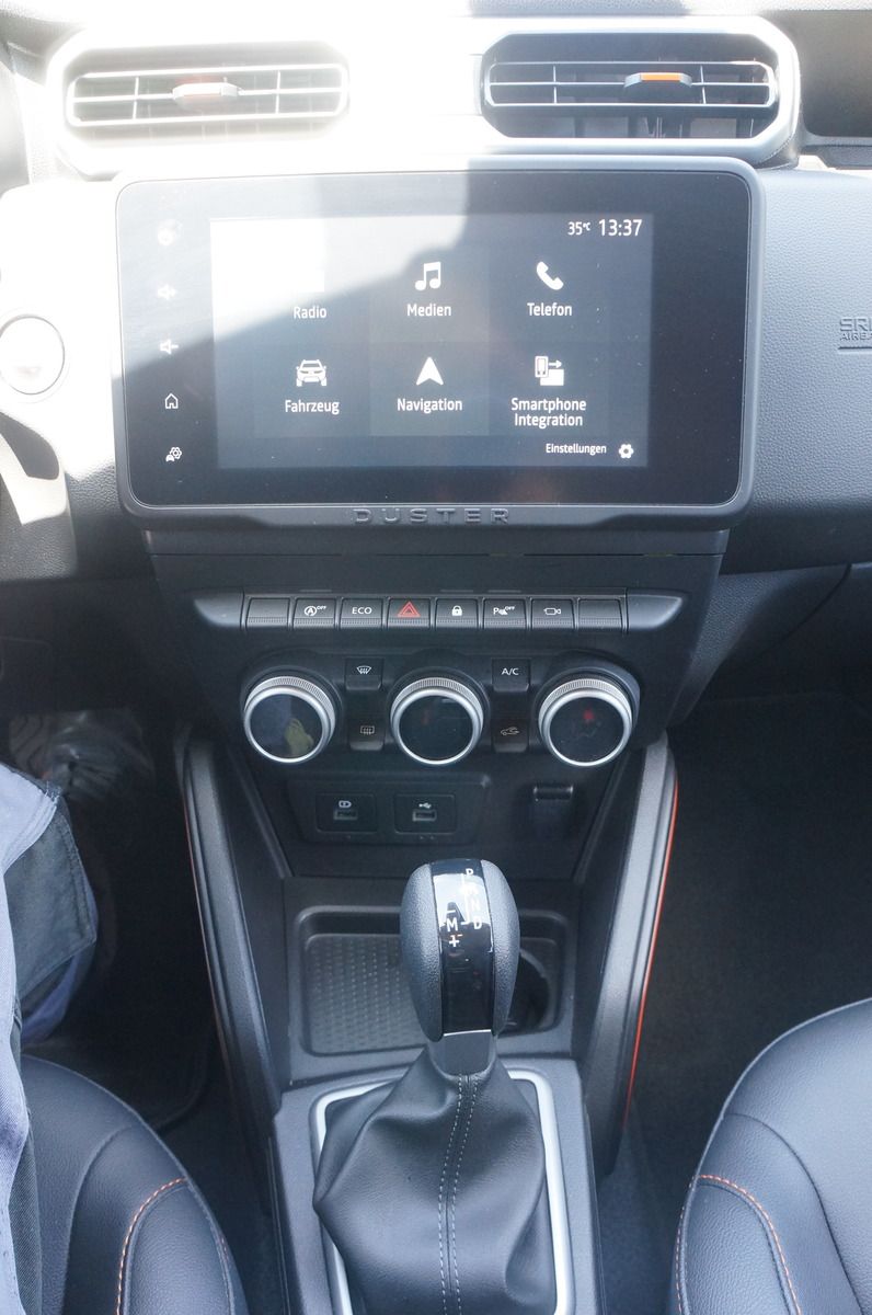 Dacia Duster TCe150AUTOM - Samsaru's Car Outlet