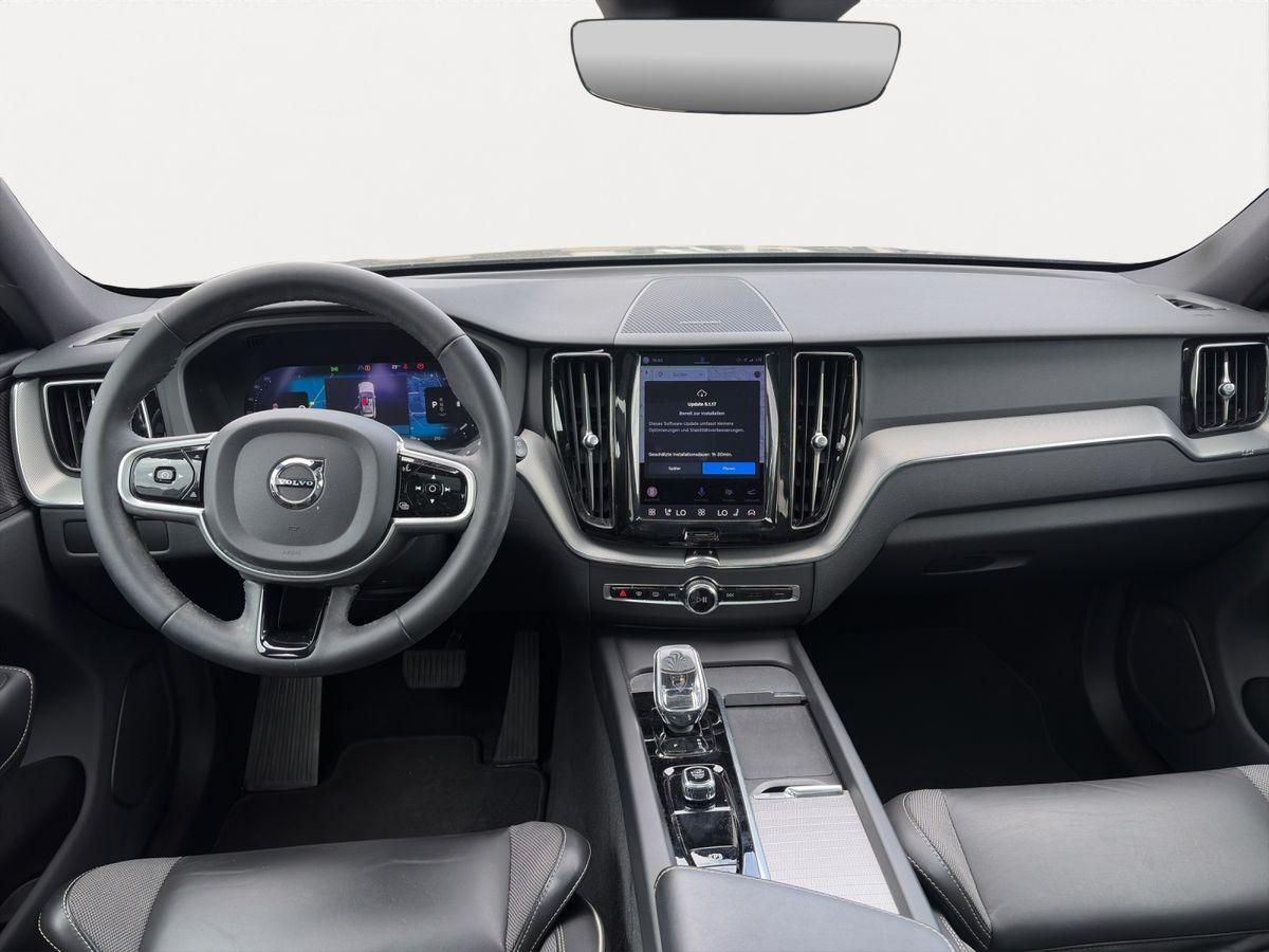 Volvo XC60 B4 AWD Plus Dark 360° PANO AHK H/K LED 20"