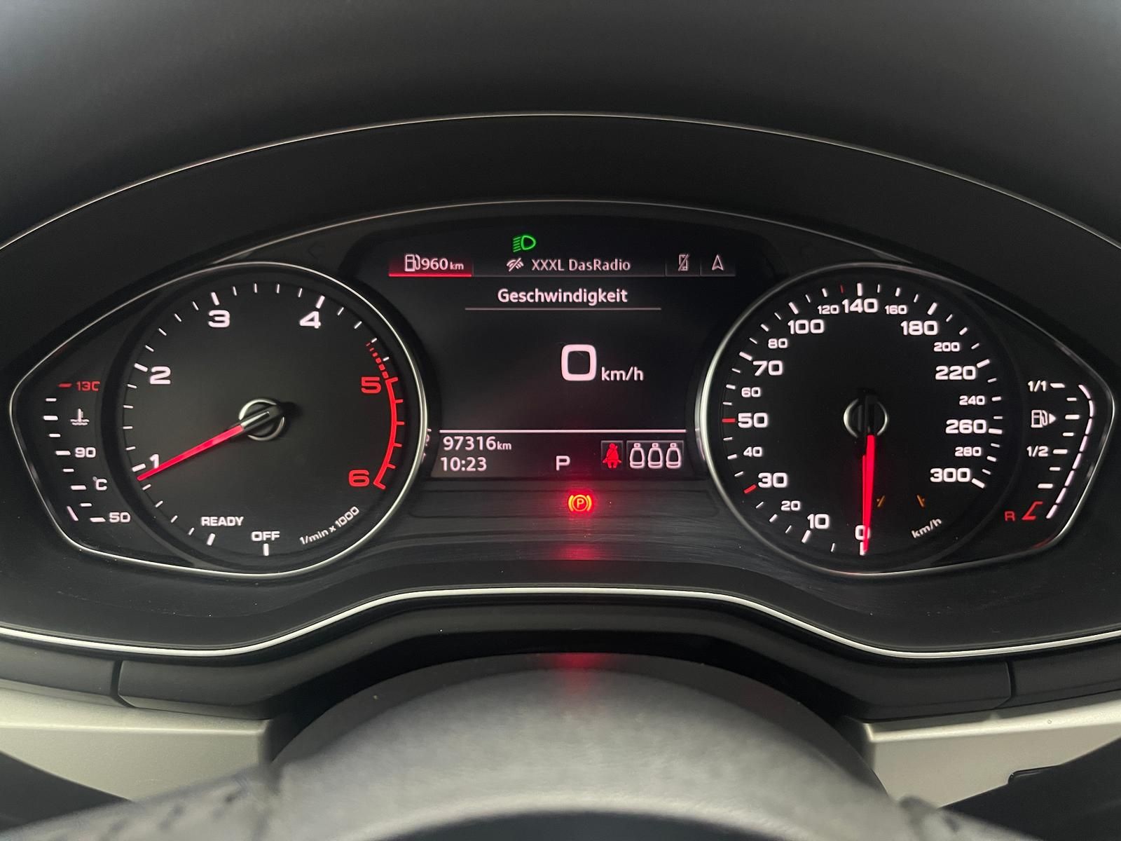 Audi A4 2.0 TDI 35 TDI ADVANCED - Samsaru's Car Outlet