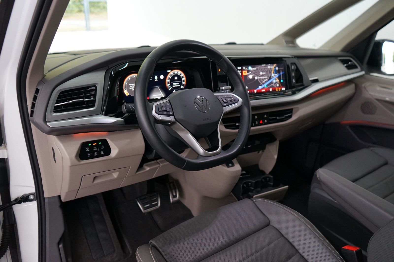 Volkswagen T7 Multivan Lang 2.0 TSI Style/Leder/Mega-Spec!