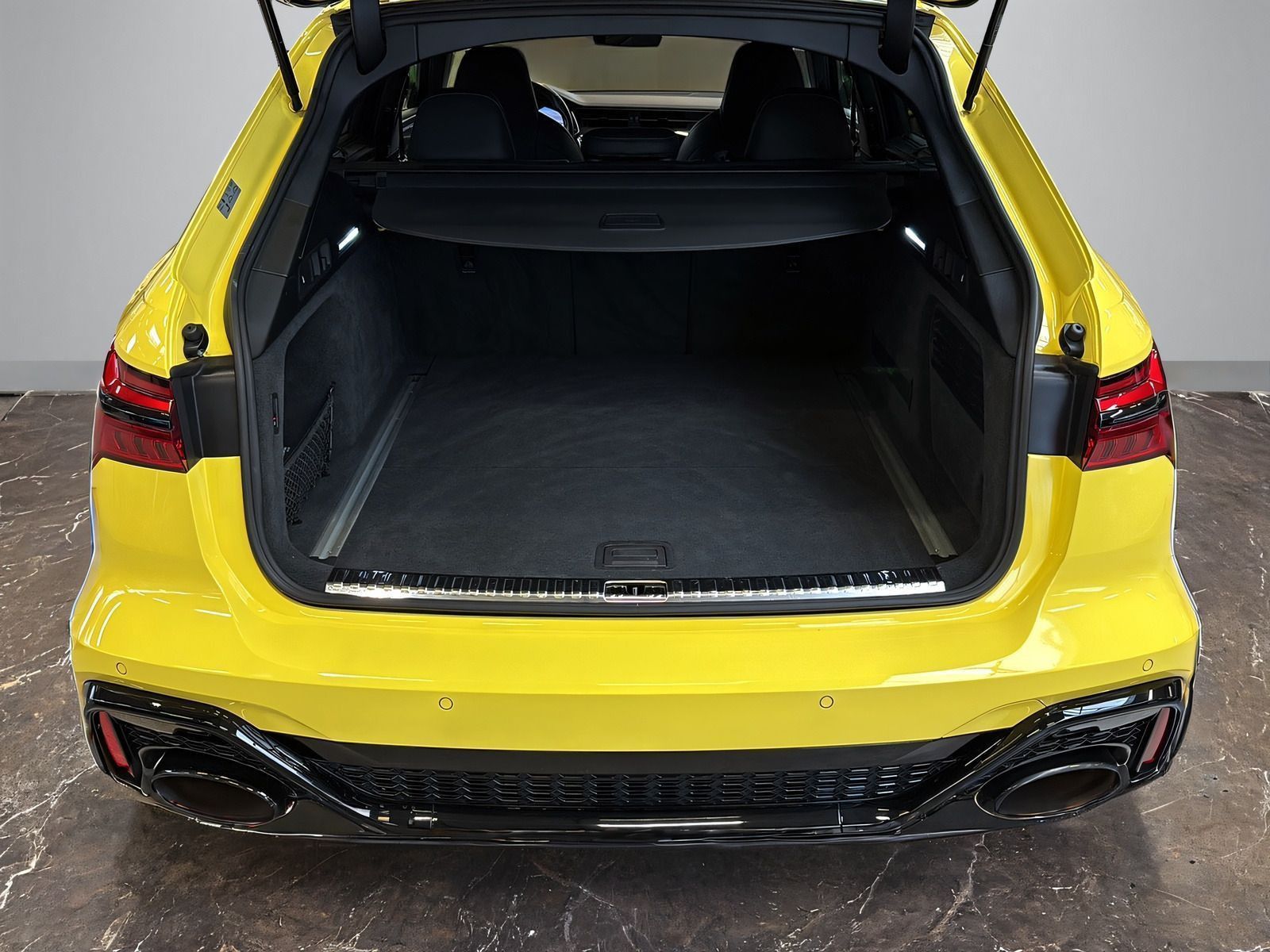 Audi RS 6 Avant +KERAMIK+SPORTABGAS+LASER+AHK+KAMERAS