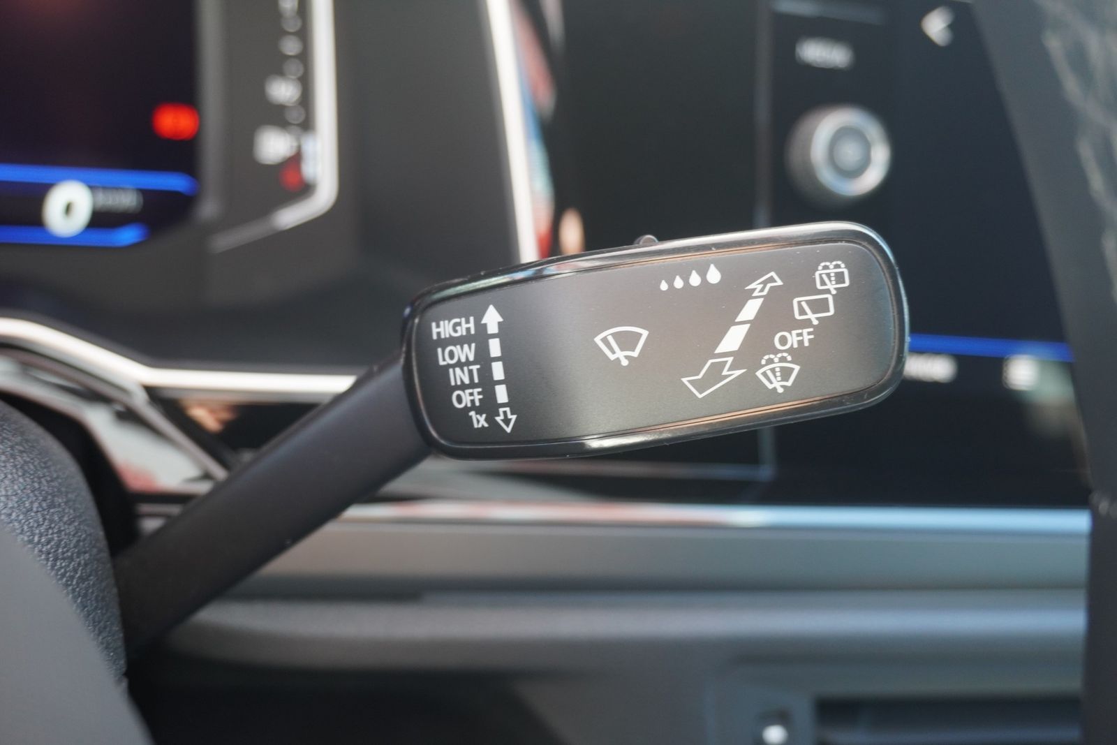 Volkswagen Taigo 1.0 TSI DSG R-Line - Samsaru's Car Outlet