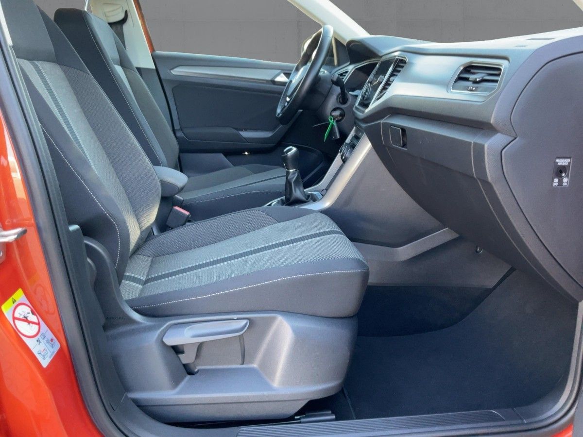 Volkswagen T-Roc 1.0 TSI STYLE - Samsaru's Car Outlet