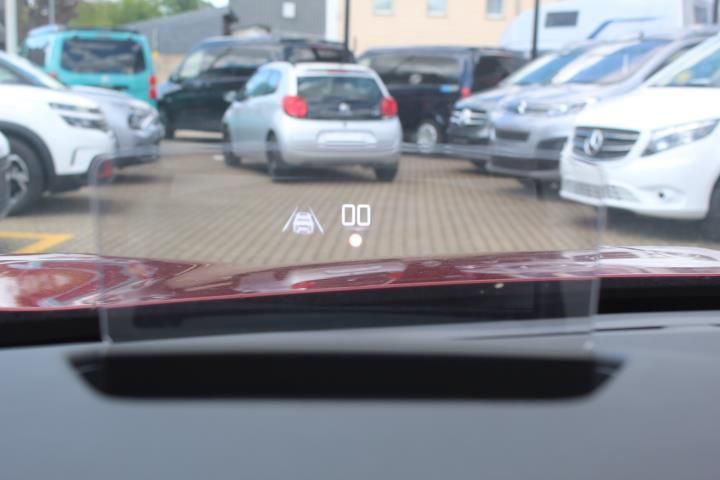 DS Automobiles DS3 CROSSBACK SO CHIC PT 130 AUTOMATIK,LEDERF,NA