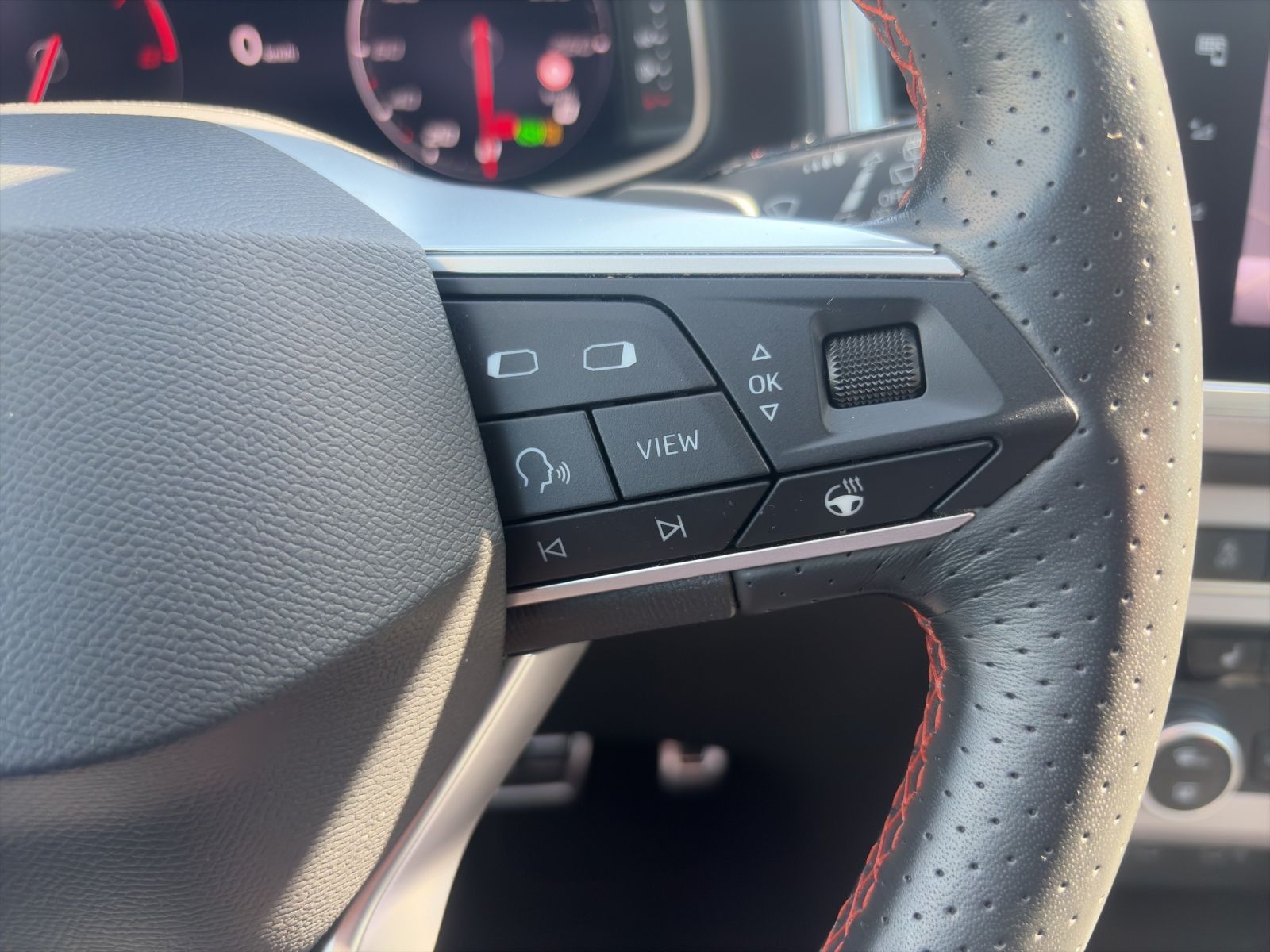 Seat Ateca FR 1.5 TSI NAVI BEATS ACC AHK FULL LINK