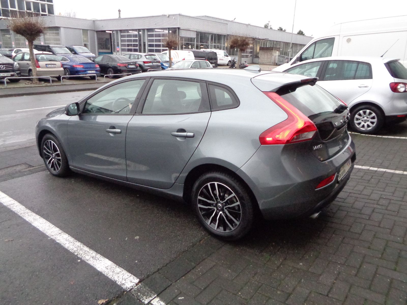 Volvo V40 Black Edition 2.0 D2 Momentum 2.HD*LED*NAVI