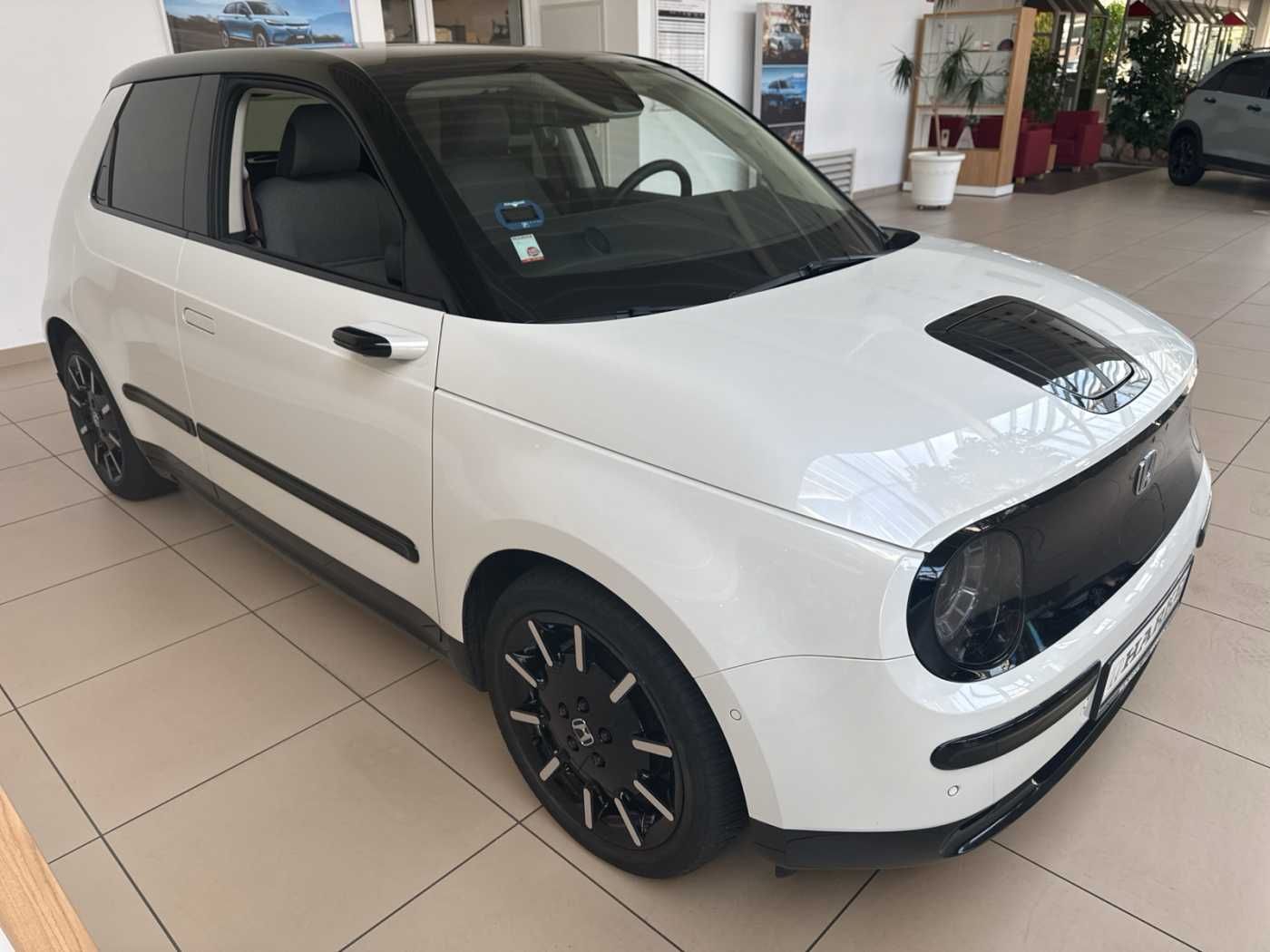 Honda e e Advance 17-Zoll *Ganzjahresreifen*