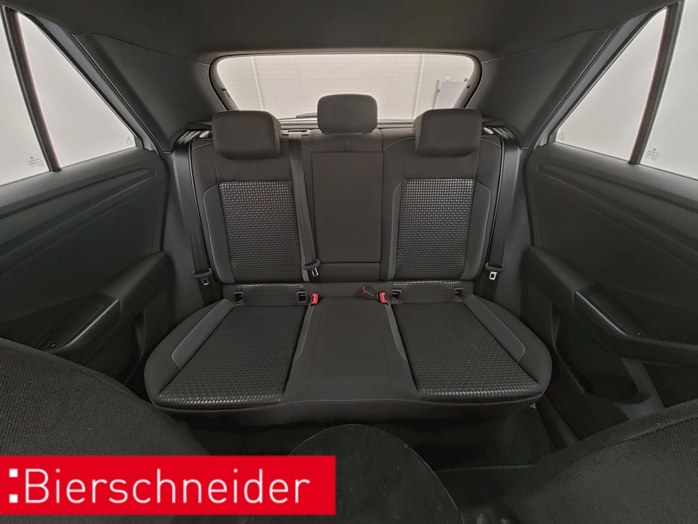 Volkswagen T-Roc 1.5 TSI Active - Samsaru's Car Outlet
