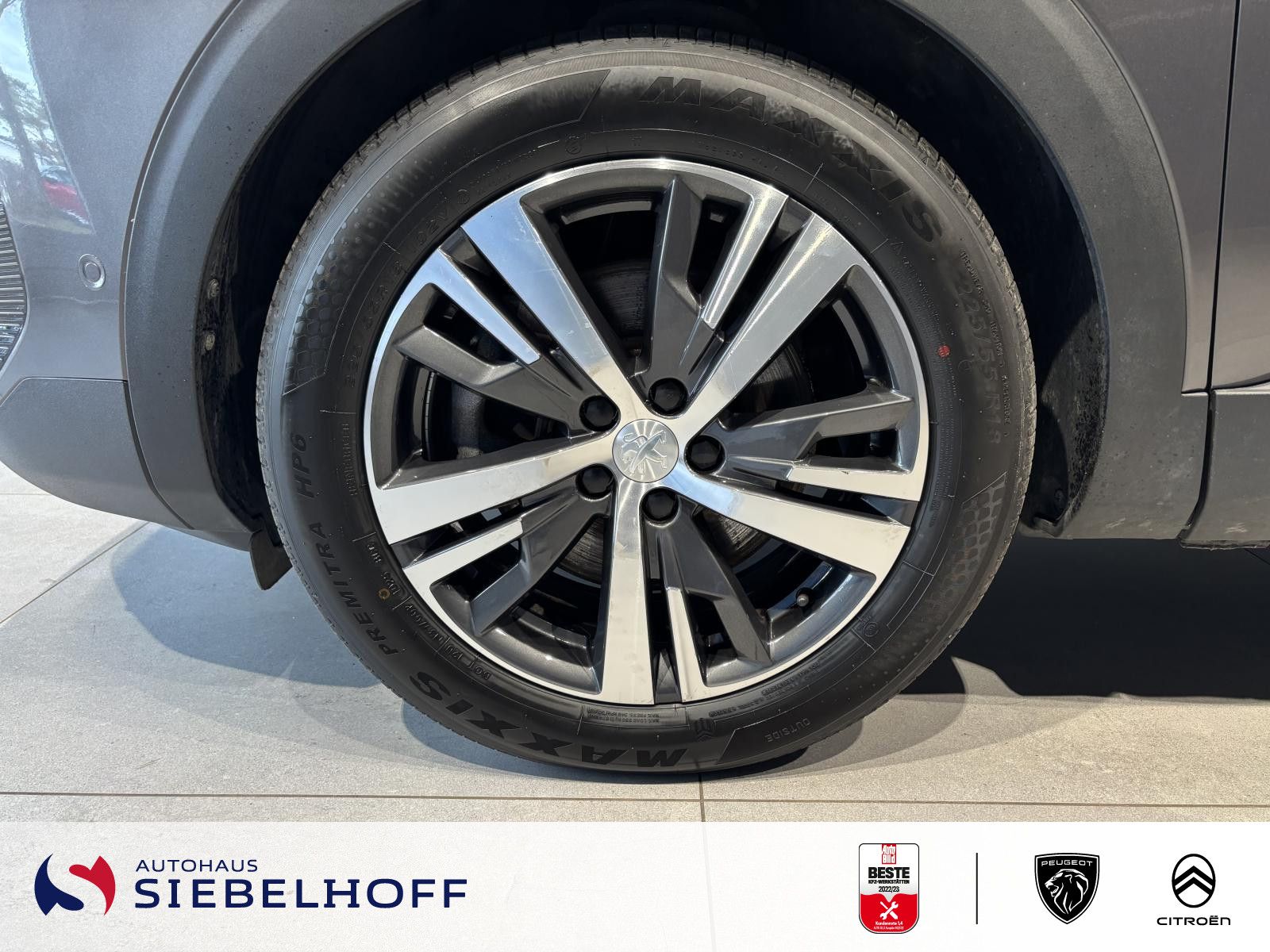 Peugeot 3008 Roadtrip HYBRID 225 e-EAT8