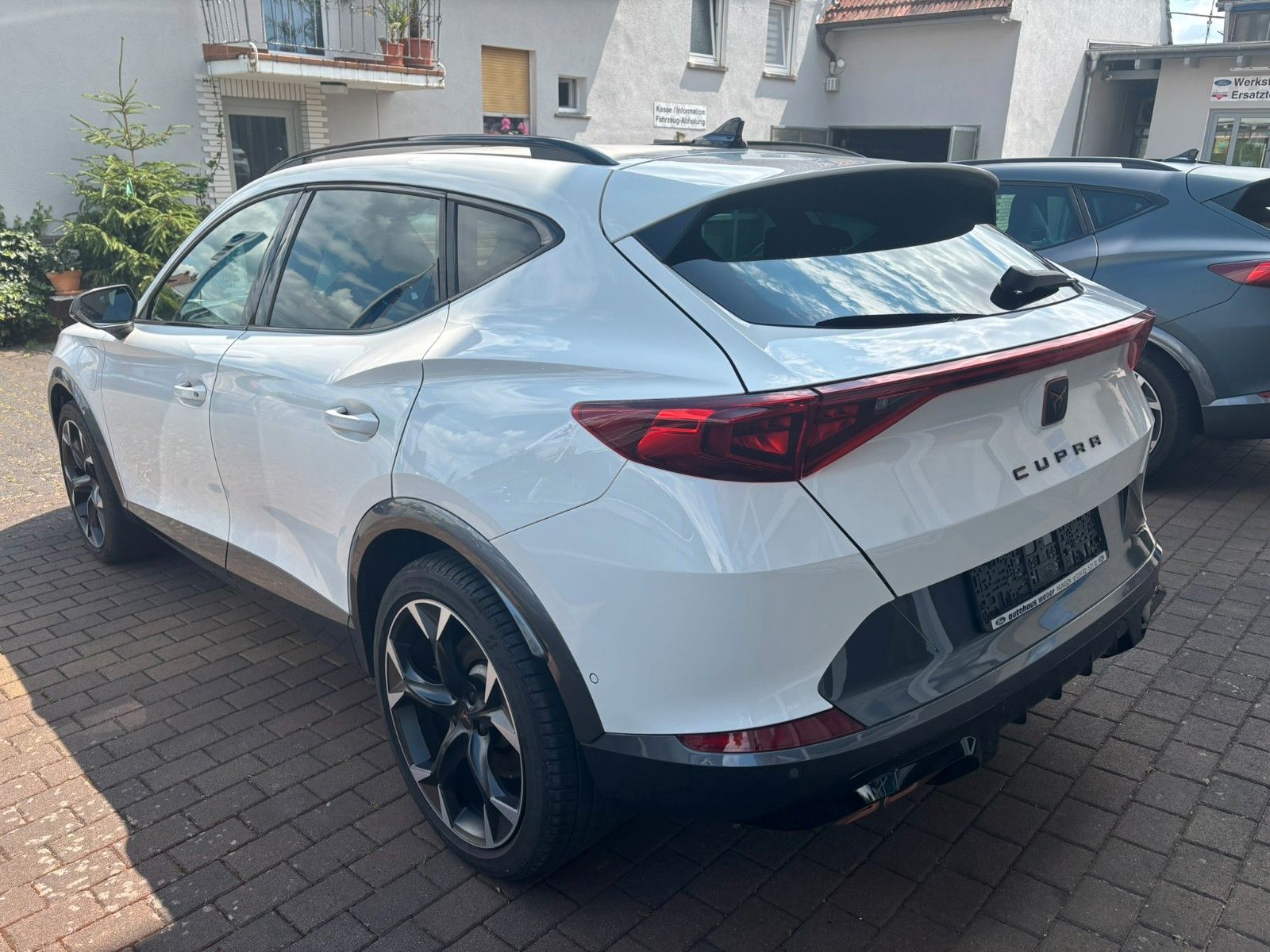 Cupra Formentor VZ e-Hybrid - Samsaru's Car Outlet