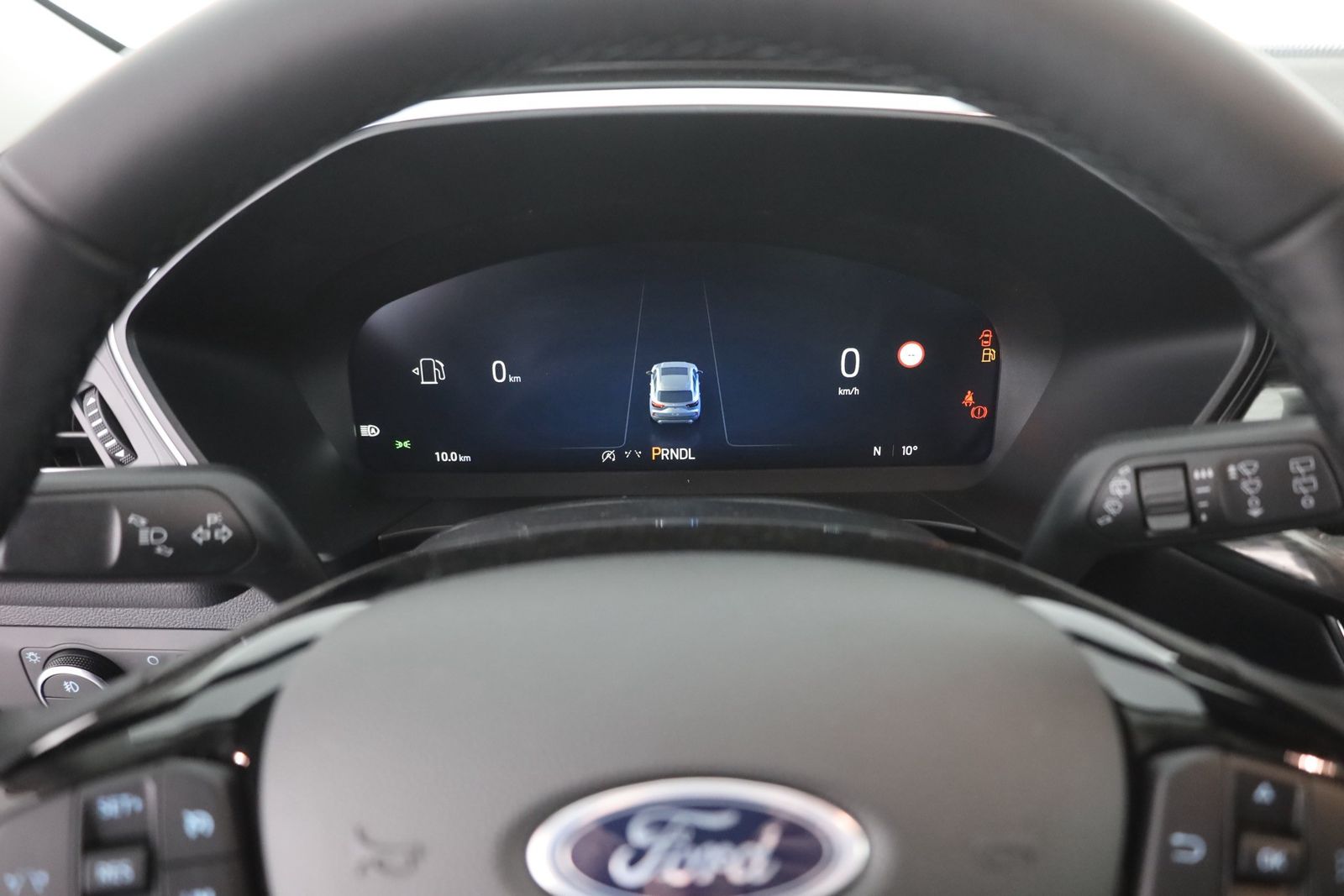 Ford Kuga 1.5 EB Titanium Aut. - Samsaru's Car Outlet