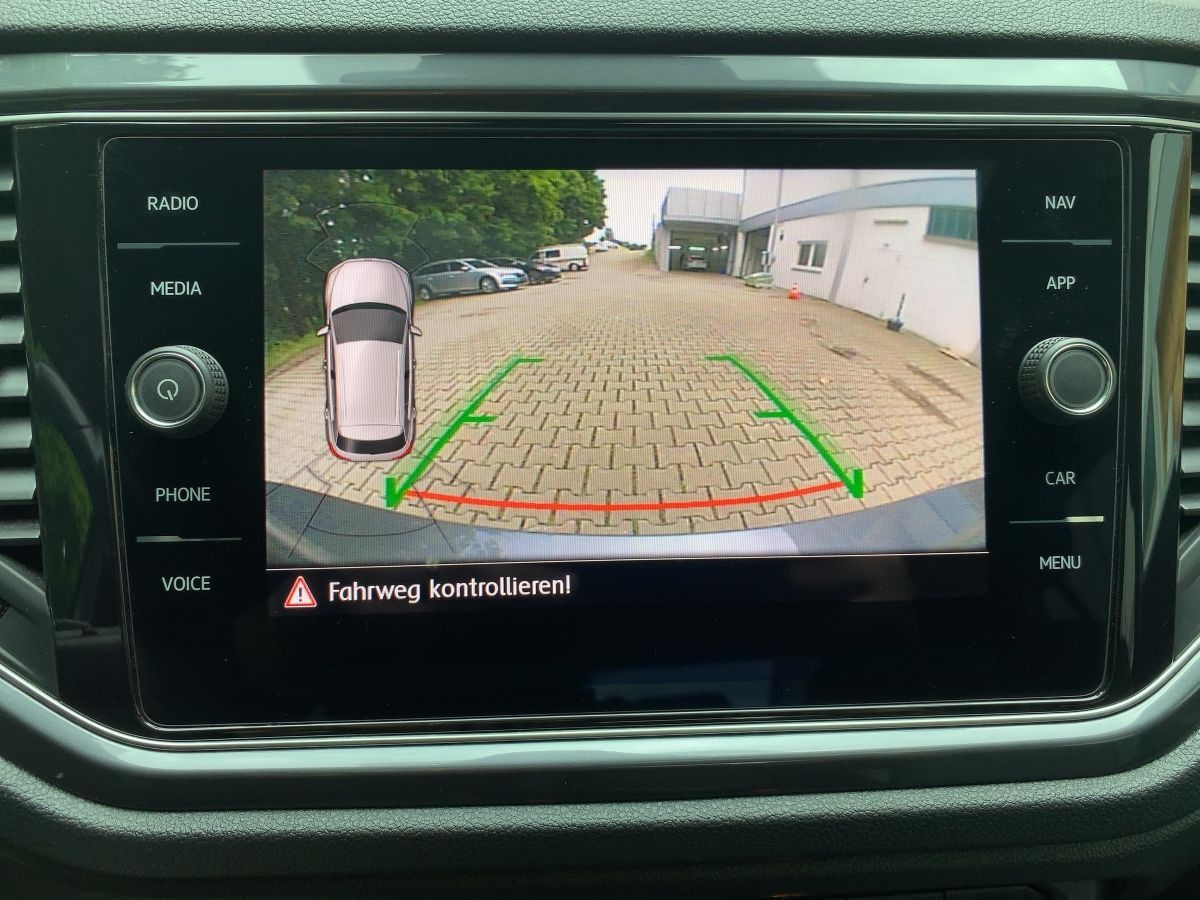 Volkswagen T-Roc 2.0 TSI 4M DSG R-LINE - Samsaru's Car Outlet