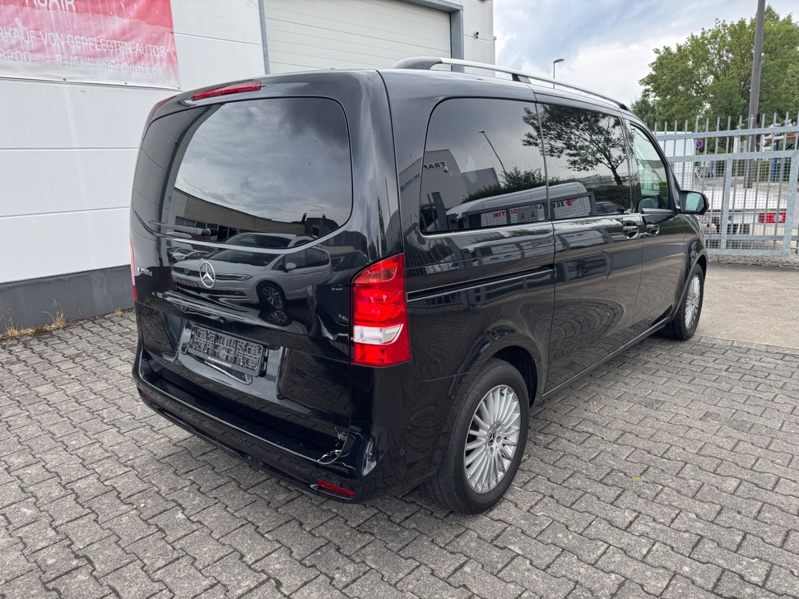 Mercedes-Benz V 250 - Samsaru's Car Outlet