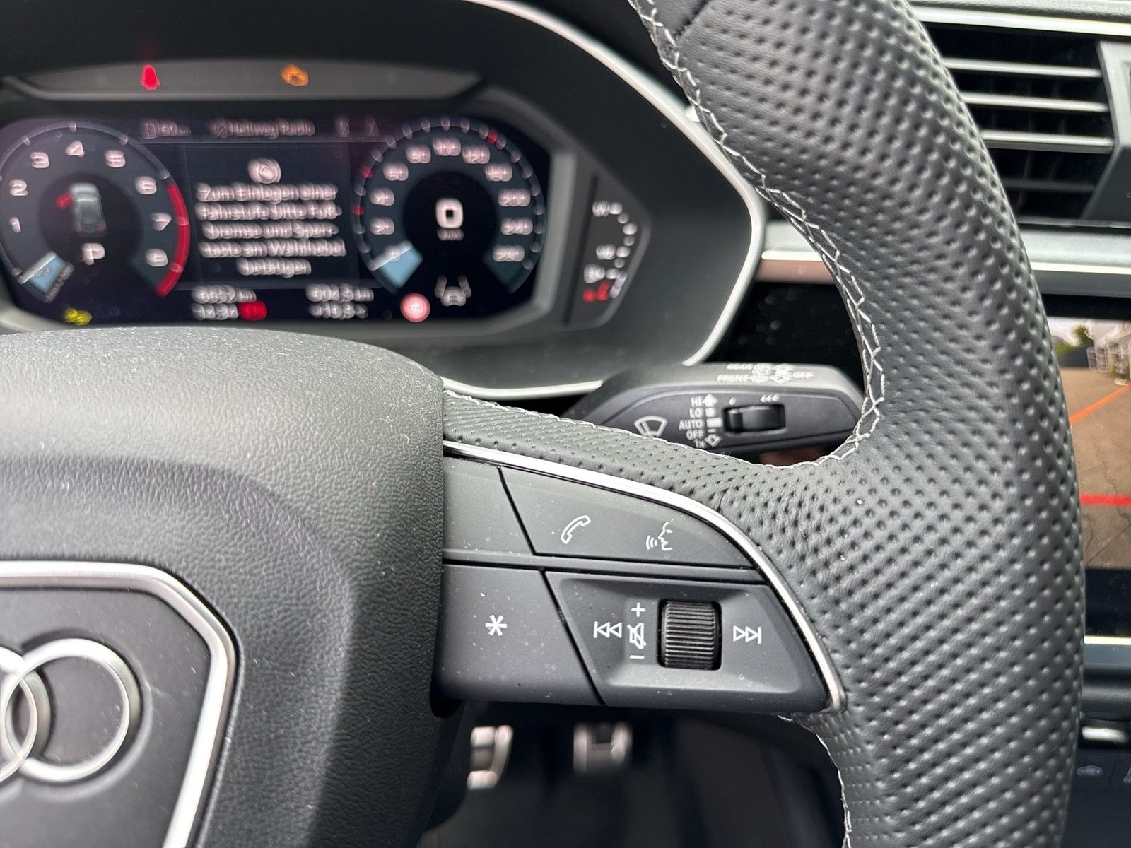 Audi Q3 40 quattro S LINE STANDHZ. AHK 360°CAM LM20