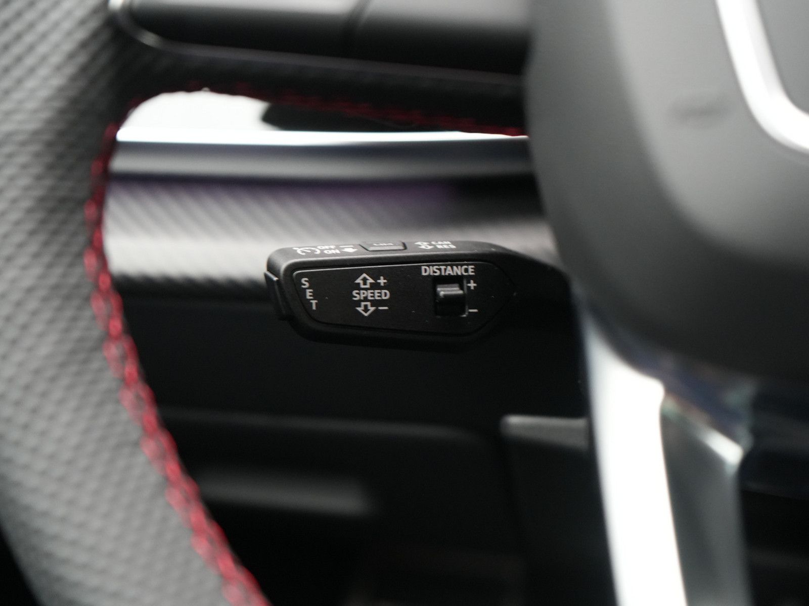 Audi Q8 S line business LASER B&O STANDHZ LEDER-RAUTE
