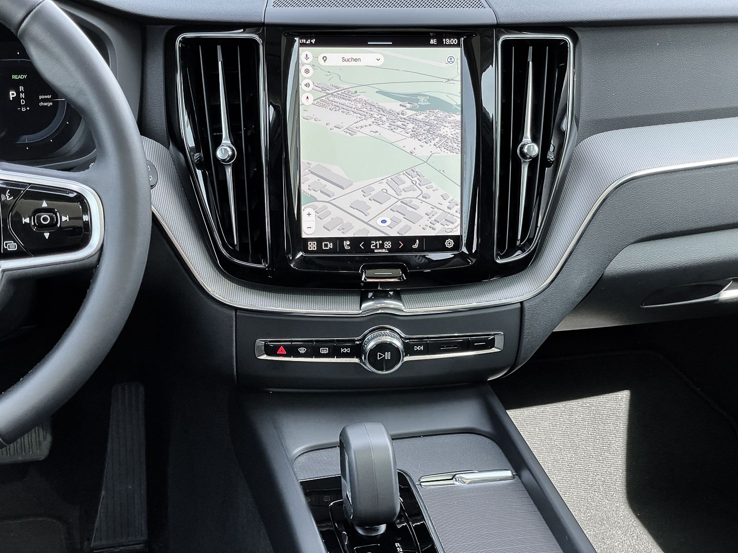 Volvo XC60 Plus Dark Recharge Plug-In Hybrid AWD T8 Tw