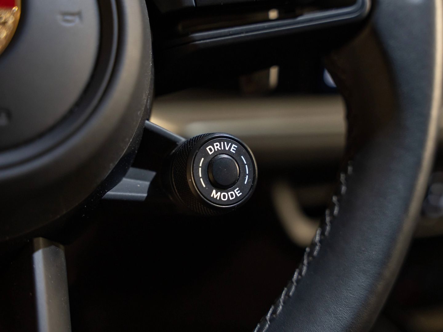 Porsche Cayenne E-Hybrid Beifahrerdisplay Massagesitze