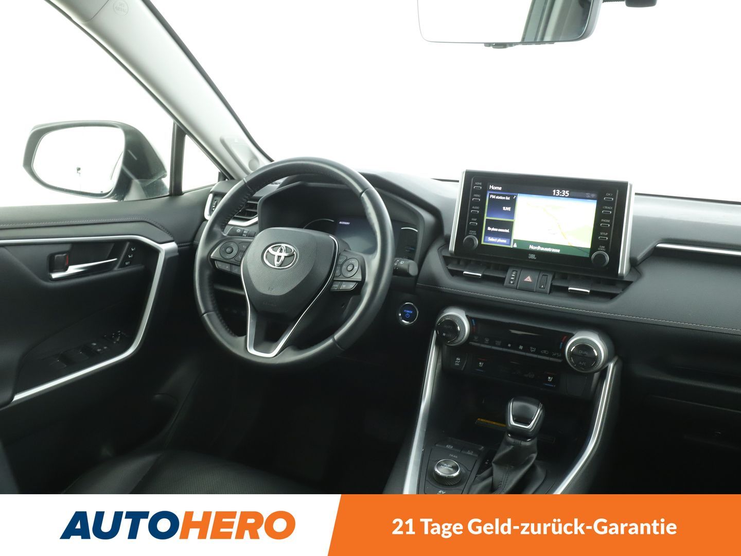 Toyota RAV 4 2.5 Hybrid 4x4 Lounge - Samsaru's Car Outlet