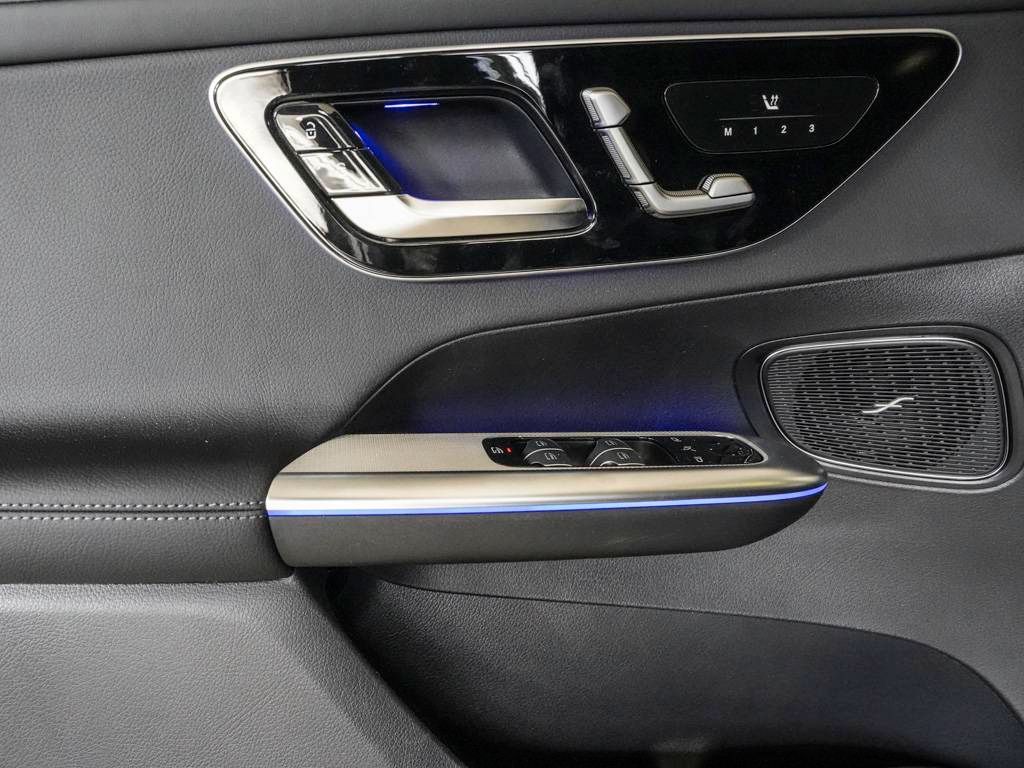 Mercedes-Benz GLC 200 AMG-DISTRONIC-PANO-AHK-MEMORY-UVP 74.200
