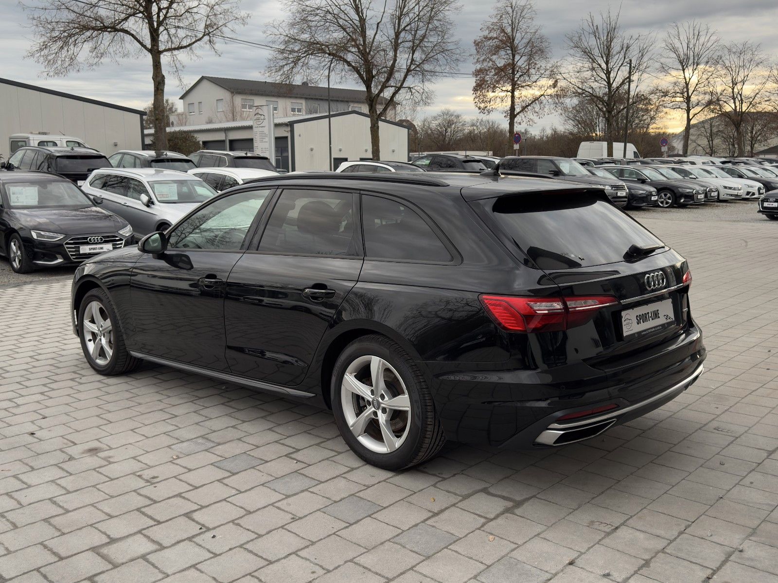 Audi A4 Av.40 TDI quattro advanced - Samsaru's Car Outlet
