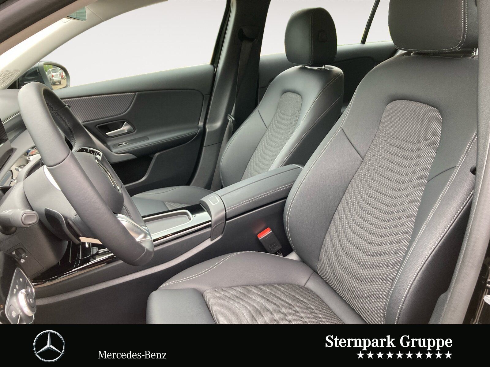 Mercedes-Benz A 200 Progressive Advanced - Samsaru's Car Outlet